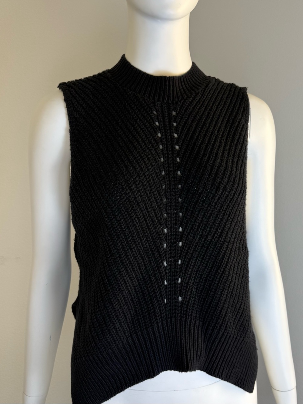 Express Black Ribbed Sleeveless Knit Top - Picture 3 of 10